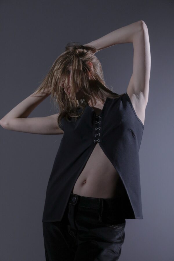 Alternative view of The Musketeer  - Black vest